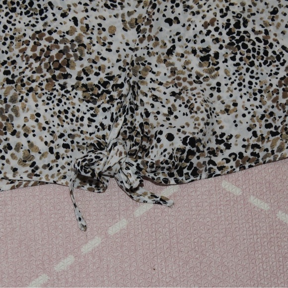 Rose + Olive Tank Top Blouse Women’s Medium Work Attire Animal Print - Picture 5 of 5